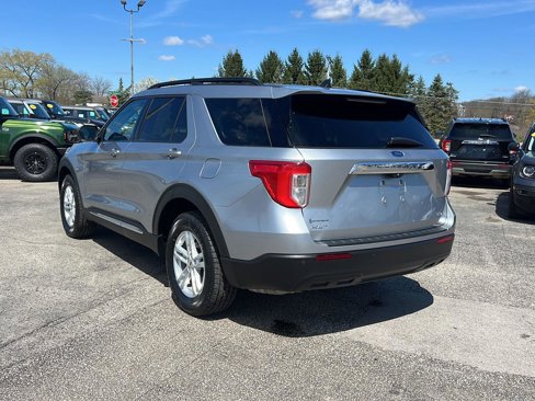 Used 2022 Ford Explorer XLT image 12