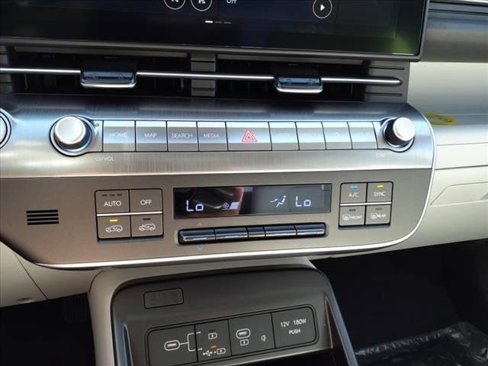 Certified 2025 Hyundai Kona Limited image 25