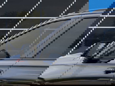 New 2026 Chevrolet Suburban Z71 image 12