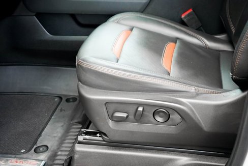 Used 2023 GMC Sierra 1500 AT4 w/ Technology Package image 16