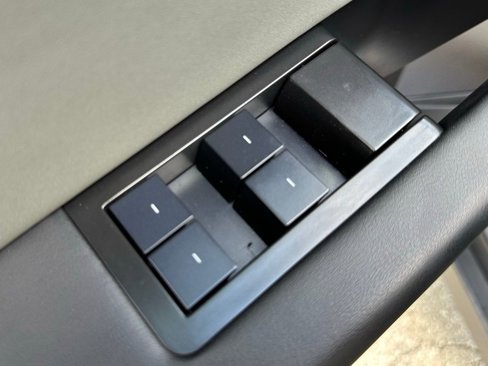Used 2024 Tesla Cybertruck AWD Crew Cab image 18