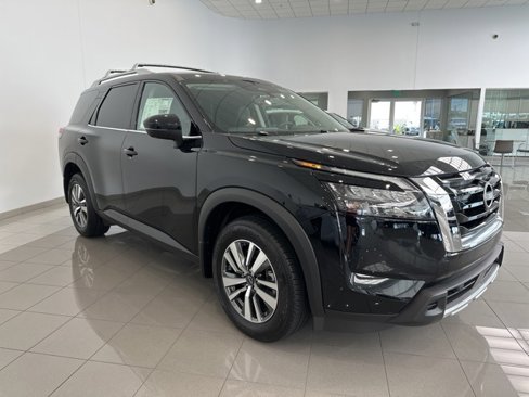 New 2025 Nissan Pathfinder SL image 3