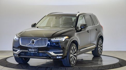 Certified 2025 Volvo XC90 B6 Plus image 1