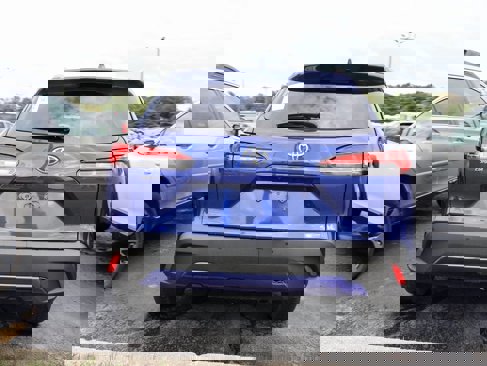 Used 2023 Toyota Corolla Cross XLE image 12