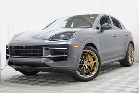 Used 2024 Porsche Cayenne S image 8