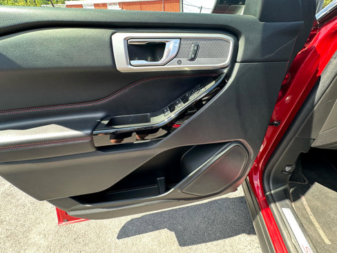Used 2022 Ford Explorer ST-Line image 9