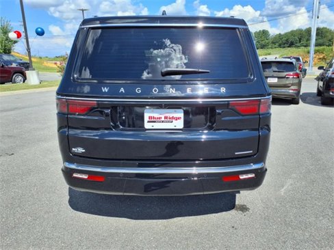 Used 2023 Jeep Wagoneer Series III w/ Preferred Equipment Group image 5