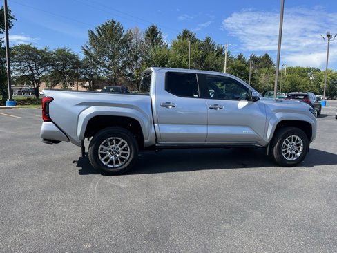 Used 2024 Toyota Tacoma Limited image 5