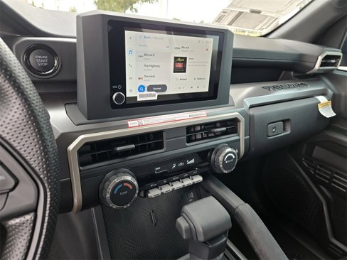 Used 2025 Toyota Tacoma SR5 image 12