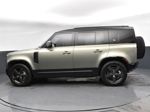 Used 2023 Land Rover Defender 110 X-Dynamic SE image 4