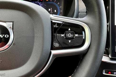 Certified 2025 Volvo XC90 B5 Core w/ Climate Package image 11