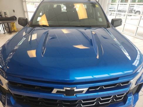 Used 2022 Chevrolet Silverado 1500 RST image 3