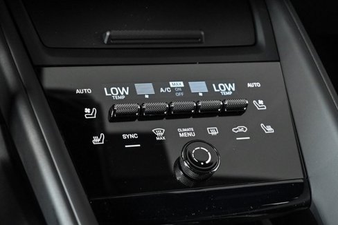 Used 2025 Porsche Macan 4S Electric image 16