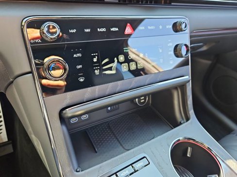 New 2026 Genesis GV80 3.5T e-SC image 17