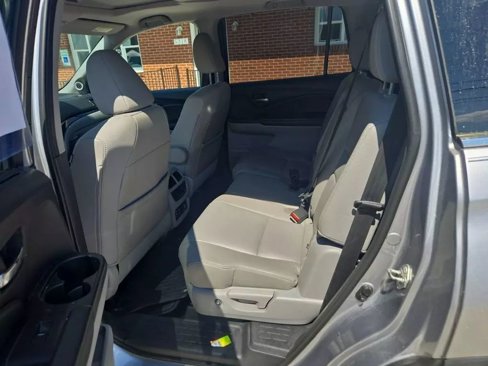 Used 2017 Honda Pilot Touring image 6
