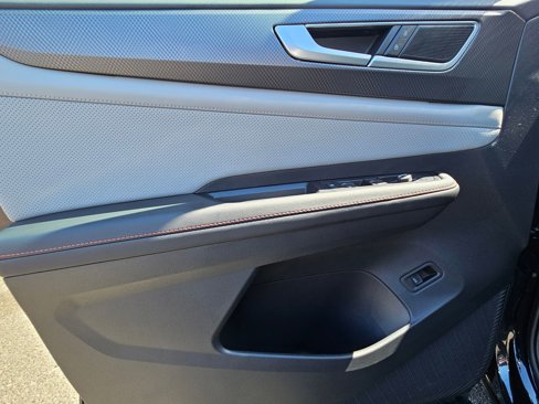 New 2025 Volkswagen Atlas Peak Edition SE image 9