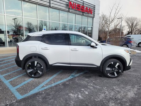 New 2025 Nissan Kicks SR image 2