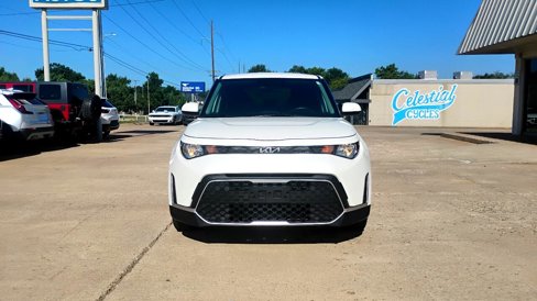 Used 2023 Kia Soul LX w/ LX Technology Package image 2