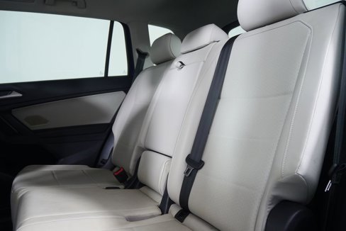 Used 2021 Volkswagen Tiguan SE image 15