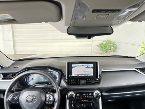 Used 2025 Toyota RAV4 LE image 33