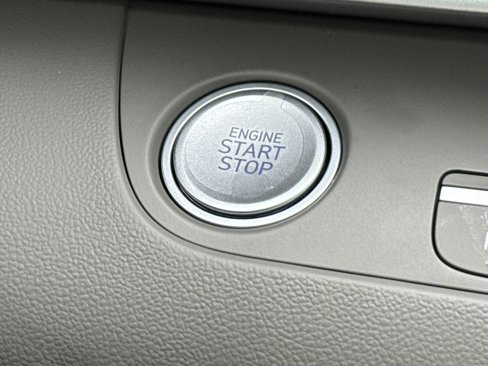 Certified 2025 Hyundai Elantra SEL image 34