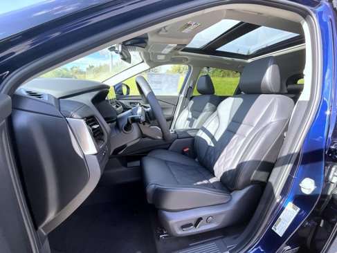 New 2026 Nissan Rogue Platinum image 11