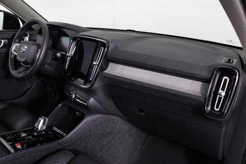 Certified 2025 Volvo XC40 B5 Plus image 22