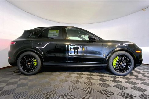 New 2025 Porsche Cayenne S image 8