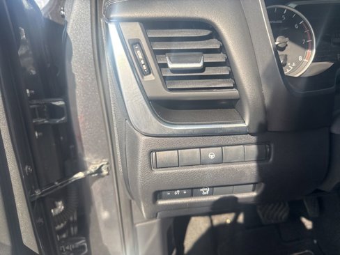 Used 2023 Nissan Rogue SV image 24
