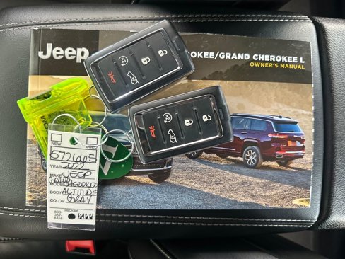 Used 2022 Jeep Grand Cherokee Altitude image 42