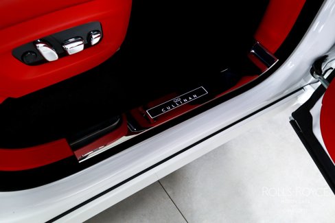 New 2025 Rolls-Royce Cullinan Black Badge image 37