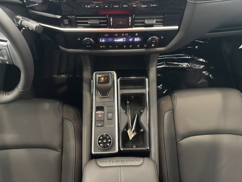 New 2025 Nissan Pathfinder SL image 21