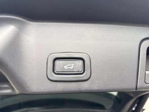 Used 2020 Land Rover Range Rover Evoque R-Dynamic HSE image 8