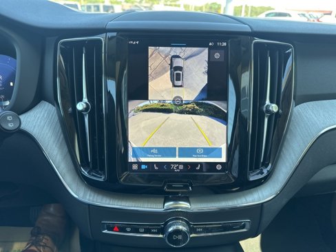 Certified 2025 Volvo XC60 B5 Plus image 23
