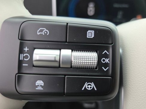 Certified 2025 Hyundai Santa Fe SEL image 5