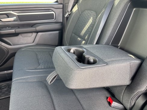 New 2026 RAM 1500 4x4 Crew Cab image 33