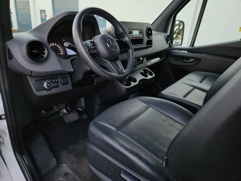 Used 2021 Mercedes-Benz Sprinter 3500 image 9
