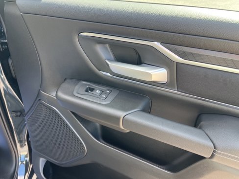 New 2026 RAM 1500 4x4 Crew Cab image 12