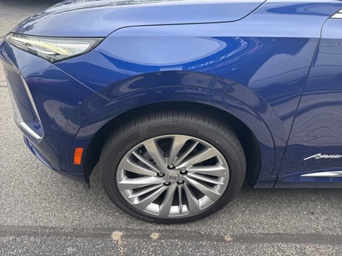 New 2025 Buick Envision Avenir image 4