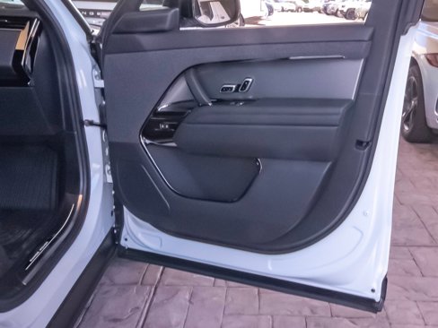 New 2025 Land Rover Range Rover Sport SE image 41