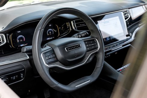 Used 2022 Jeep Wagoneer Series II image 4