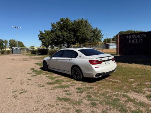 Used 2019 BMW M760i xDrive image 7