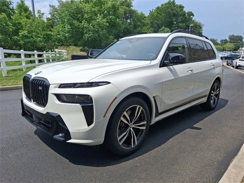 New 2026 BMW X7 M60i w/ Climate Comfort Package image 3