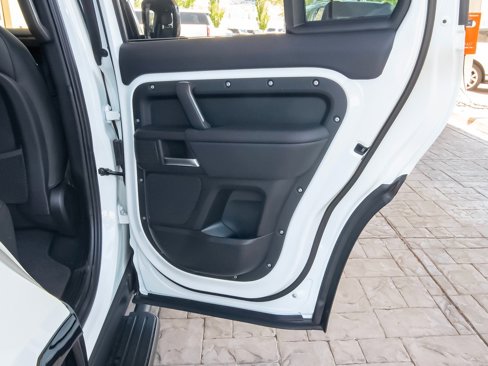 New 2025 Land Rover Defender 110 X-Dynamic SE image 46