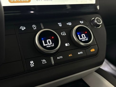 New 2026 Land Rover Defender 110 S image 31