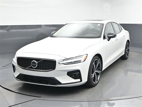 Used 2025 Volvo S60 B5 Plus w/ Protection Package Premier image 3