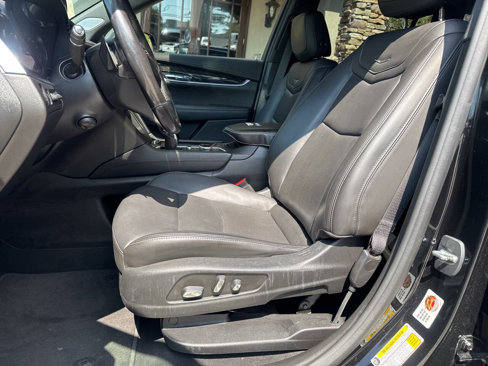 Used 2020 Cadillac XT6 Premium Luxury image 11