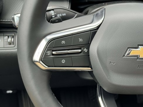 New 2026 Chevrolet Equinox LT w/ LPO, Floor Liner Package image 9