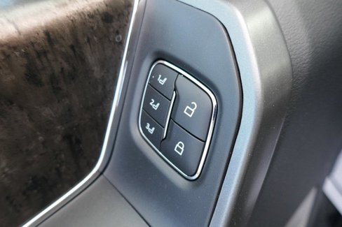 New 2026 Ford F250 Lariat image 16