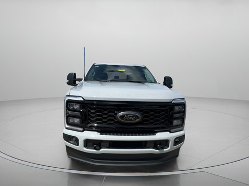 New 2026 Ford F250 XLT w/ XLT Premium Package image 3